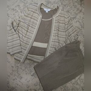 3 Piece Set By Ming Wang taupe and cream knit sweater jacket